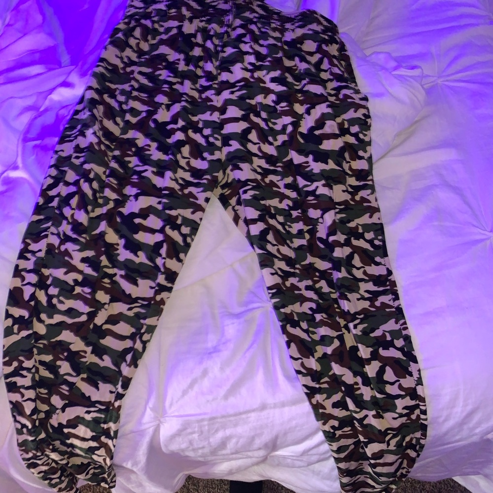 stretchy cameo jogger